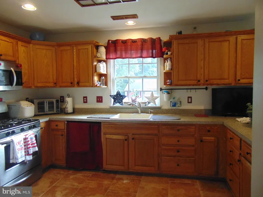 310 E 3RD AVENUE E Runnemede, NJ 08078