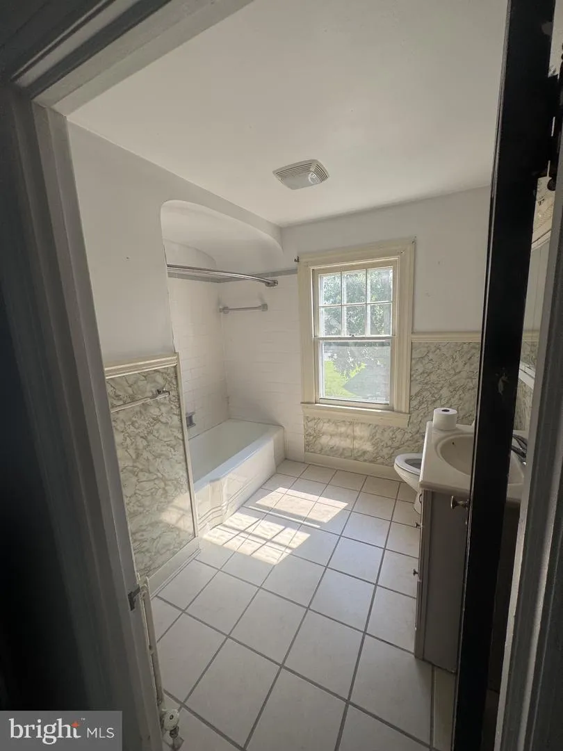 602 ROSLYN AVENUE Cambridge, MD 21613