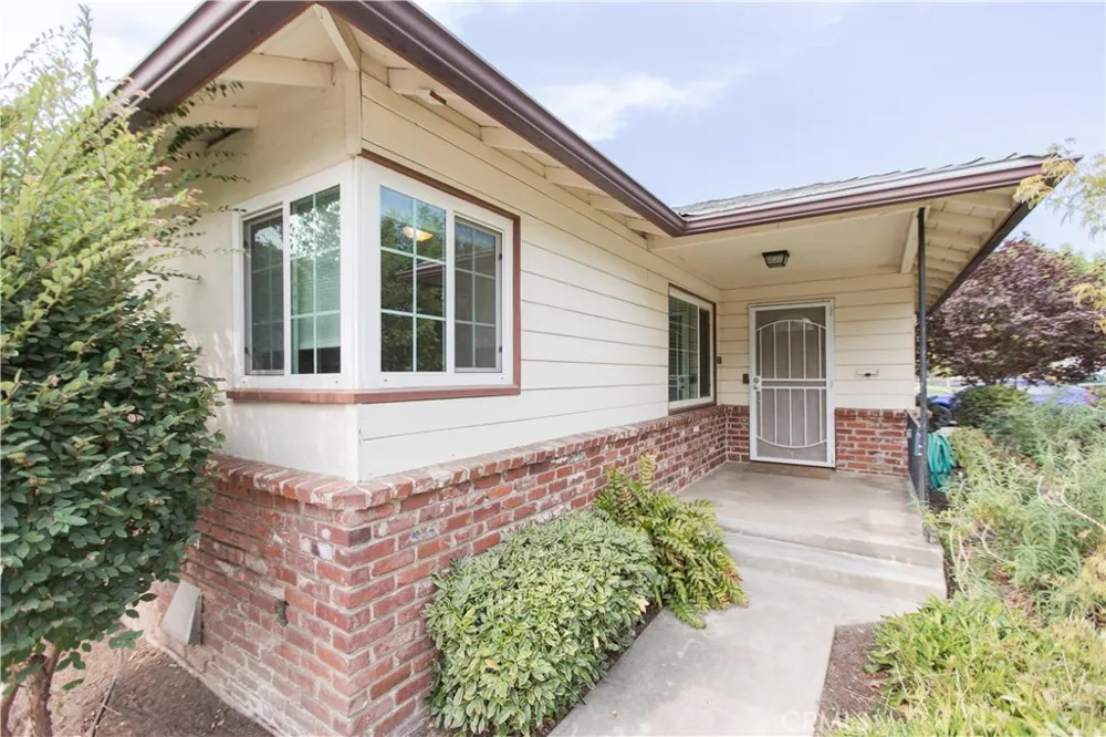3522 E Redlands Fresno, CA 93726