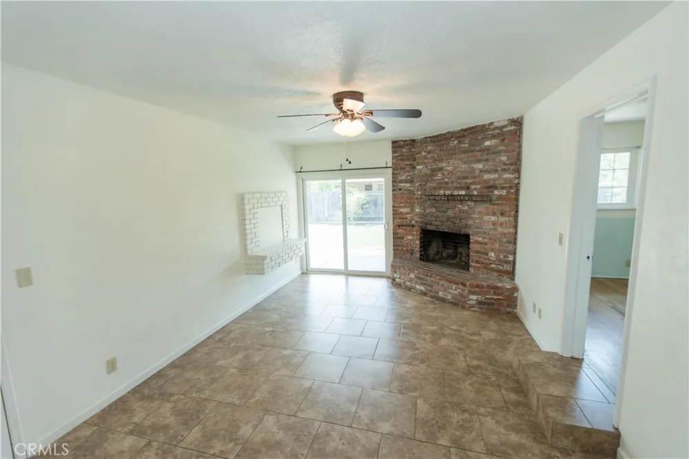 3522 E Redlands Fresno, CA 93726