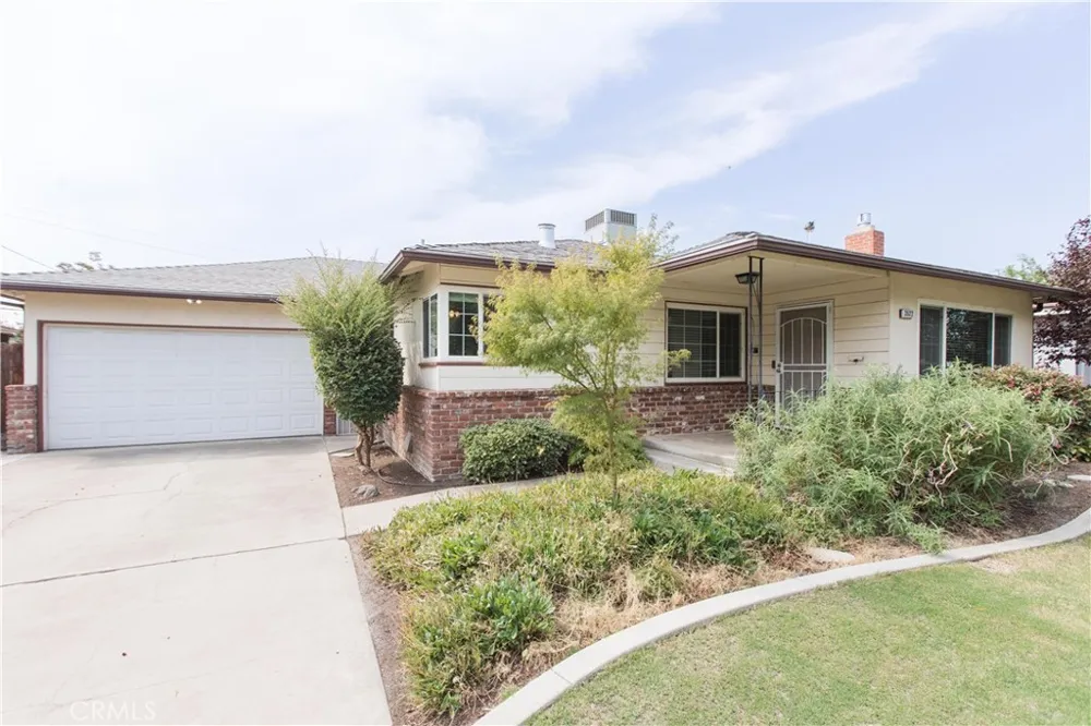 3522 E Redlands Fresno, CA 93726