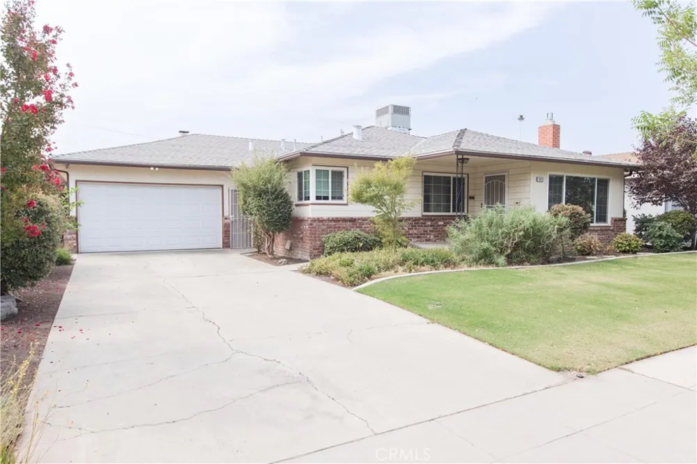 3522 E Redlands Fresno, CA 93726