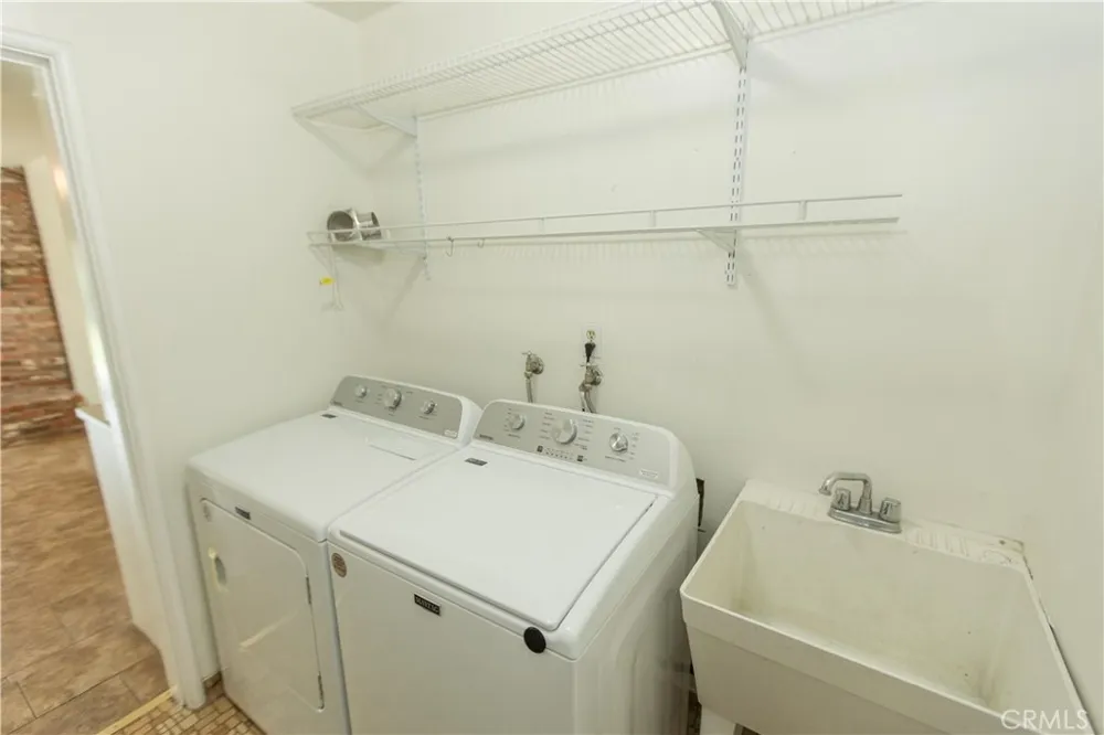 3522 E Redlands Fresno, CA 93726
