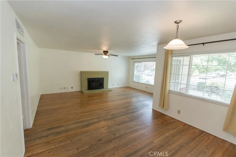 3522 E Redlands Fresno, CA 93726