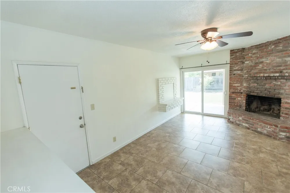 3522 E Redlands Fresno, CA 93726