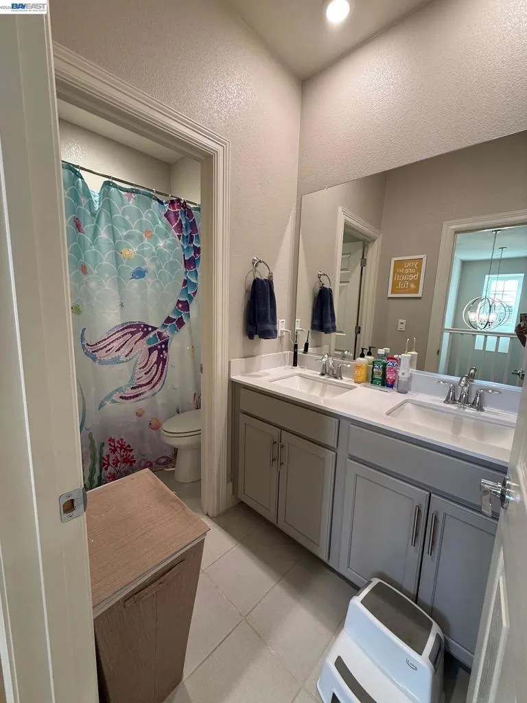 2885 ELLIS TOWN DR Tracy, CA 95337