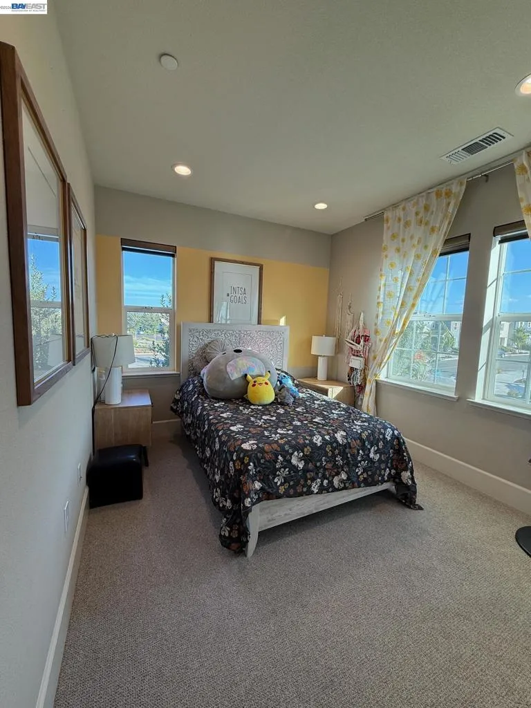 2885 ELLIS TOWN DR Tracy, CA 95337