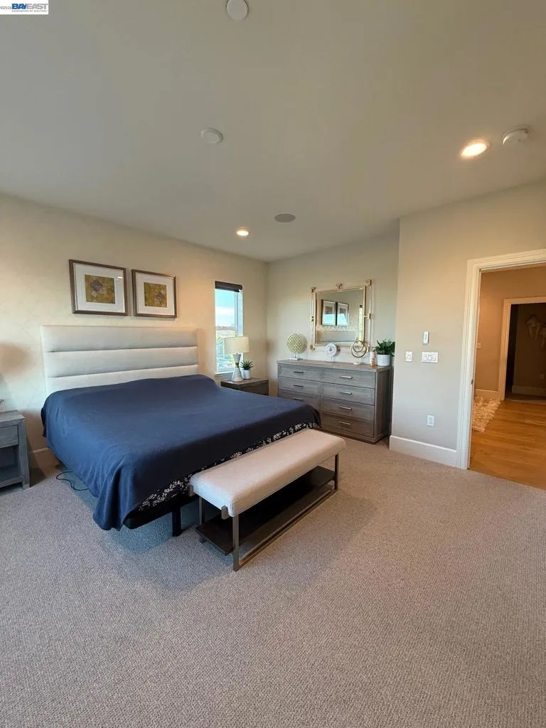 2885 ELLIS TOWN DR Tracy, CA 95337