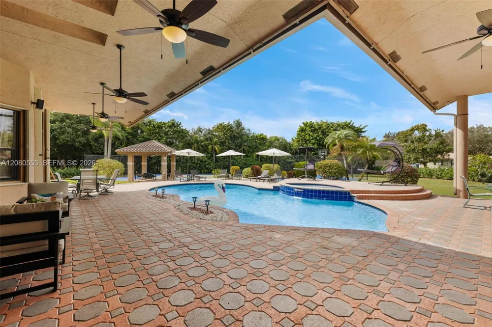 11613 NW 5th St Plantation, FL 33325