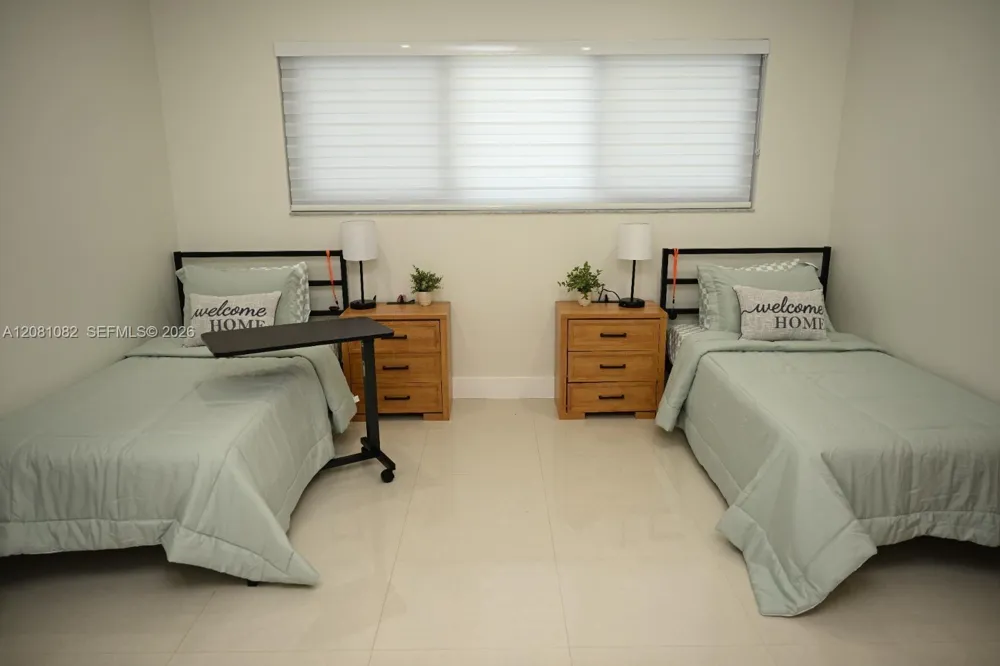 850 W 51st Pl Hialeah, FL 33012