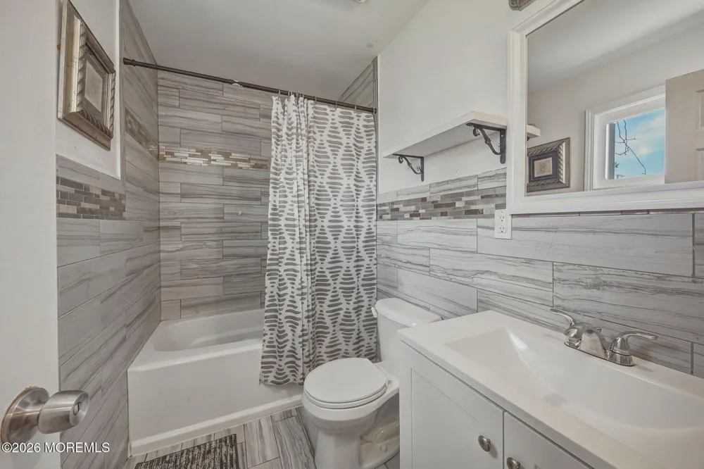 328 Mizzen Avenue Beachwood, NJ 08722