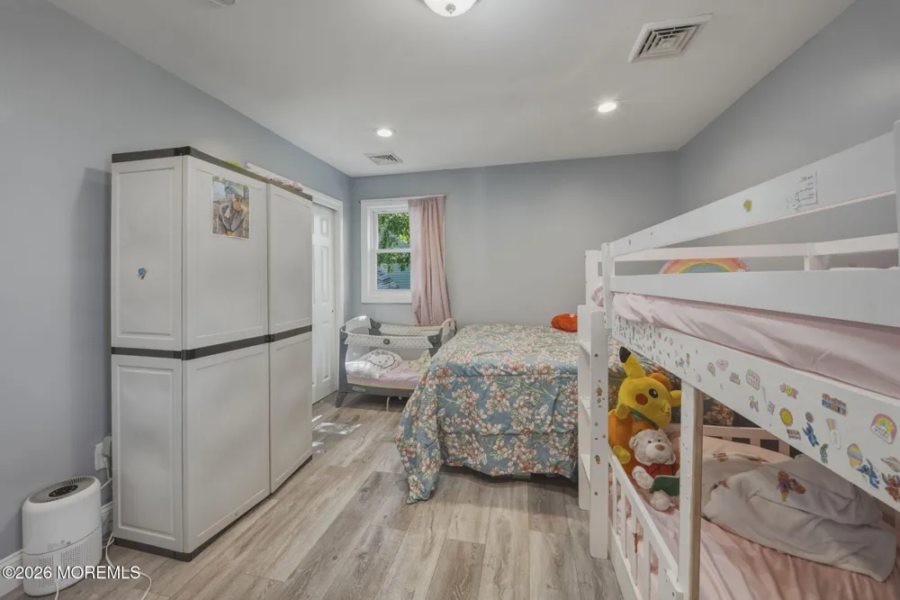 328 Mizzen Avenue Beachwood, NJ 08722