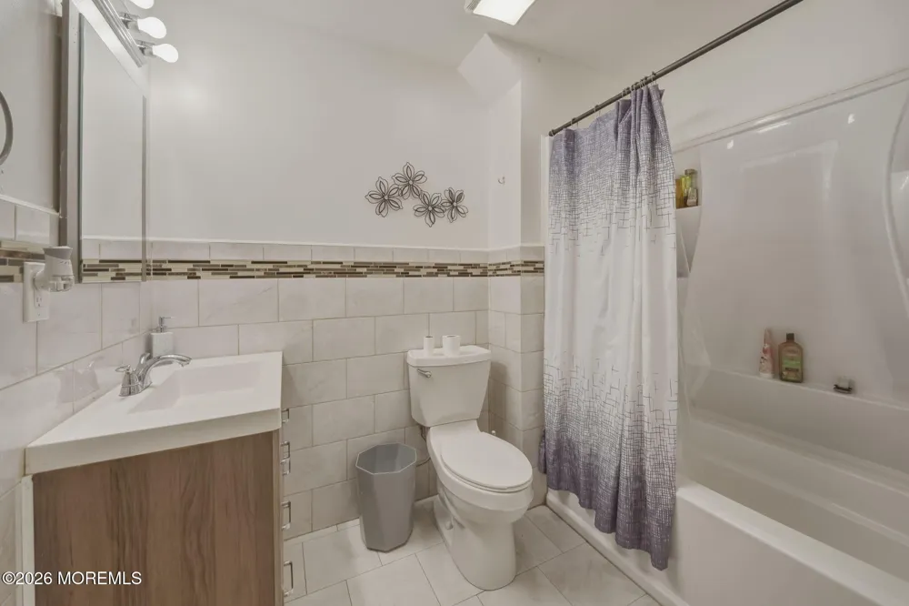 328 Mizzen Avenue Beachwood, NJ 08722