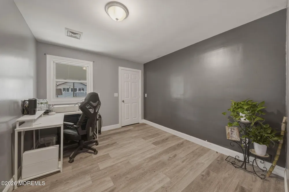 328 Mizzen Avenue Beachwood, NJ 08722