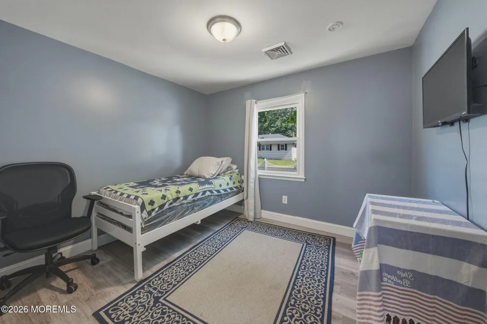 328 Mizzen Avenue Beachwood, NJ 08722