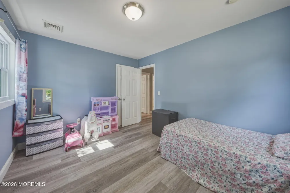 328 Mizzen Avenue Beachwood, NJ 08722