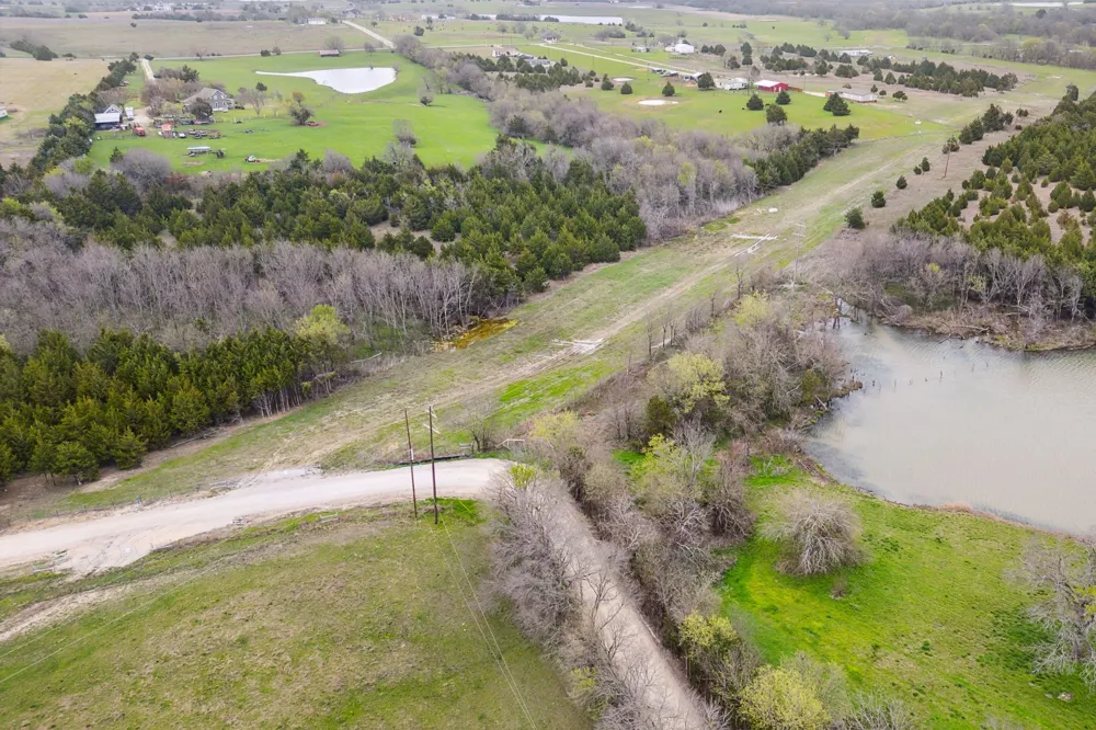 25 County Road 672 Blue Ridge, TX 75424