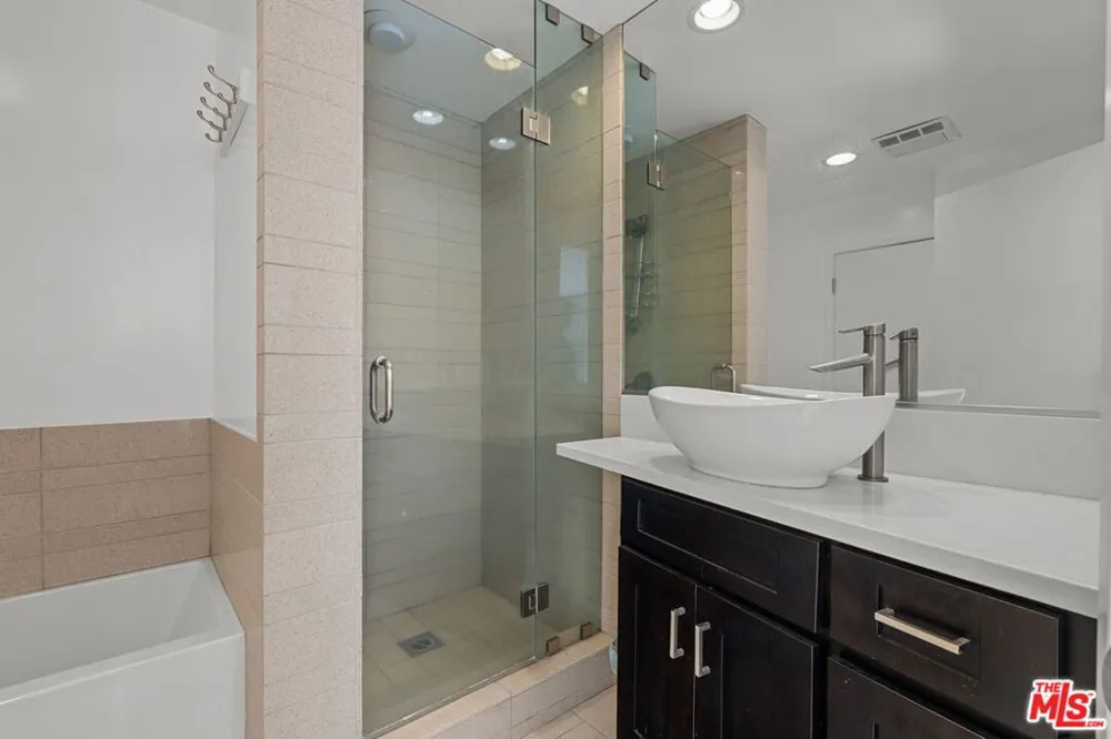 843 4th Street #106 Santa Monica, CA 90403