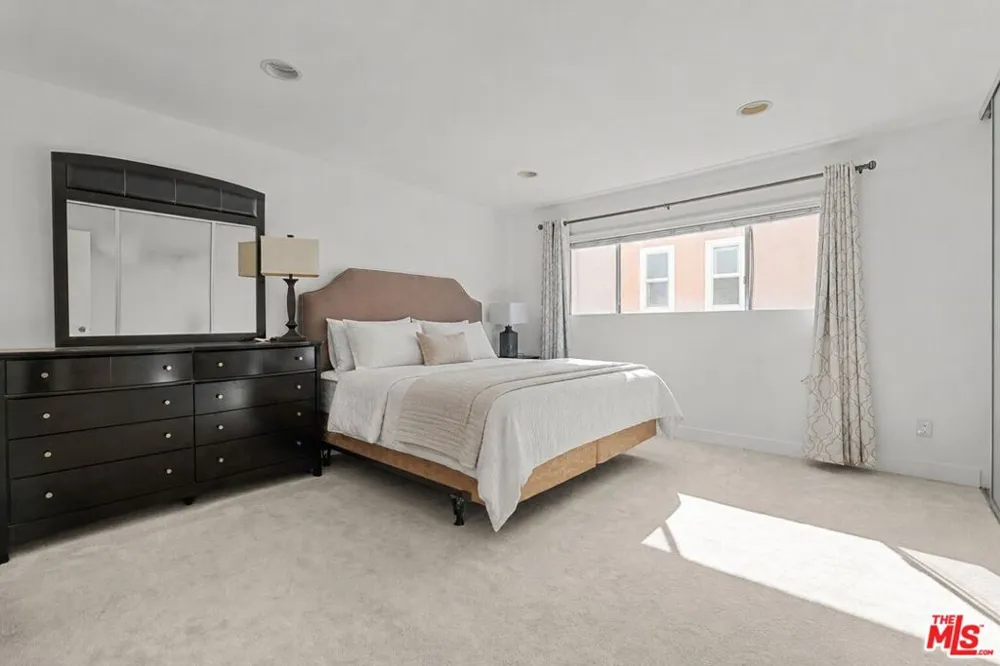 843 4th Street #106 Santa Monica, CA 90403