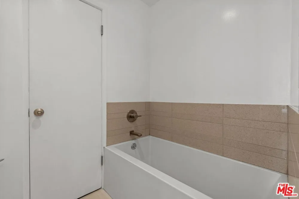 843 4th Street #106 Santa Monica, CA 90403