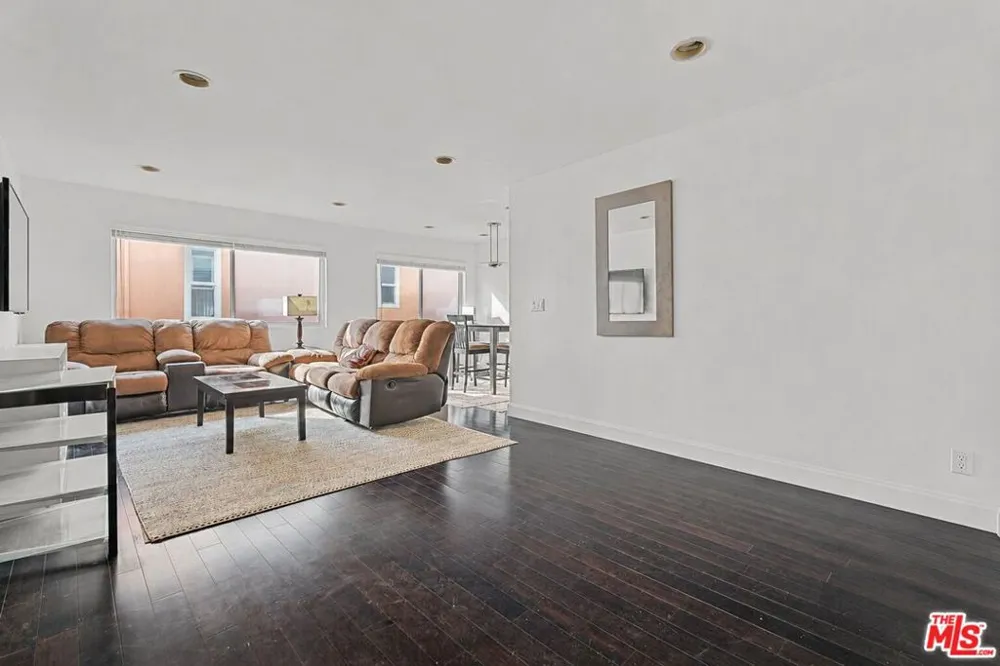 843 4th Street #106 Santa Monica, CA 90403