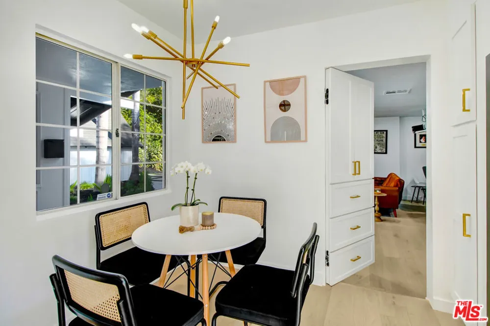 23209 Bigler Street Woodland Hills, CA 91364