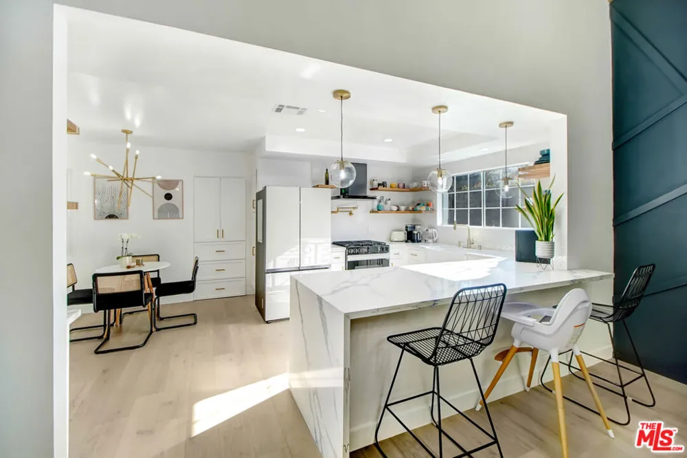 23209 Bigler Street Woodland Hills, CA 91364