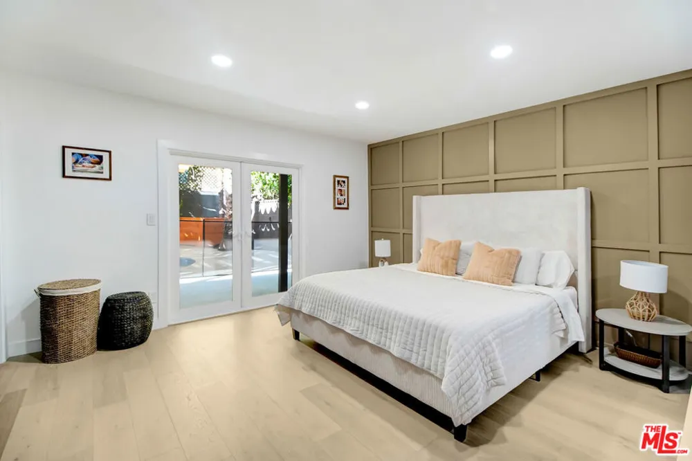 23209 Bigler Street Woodland Hills, CA 91364