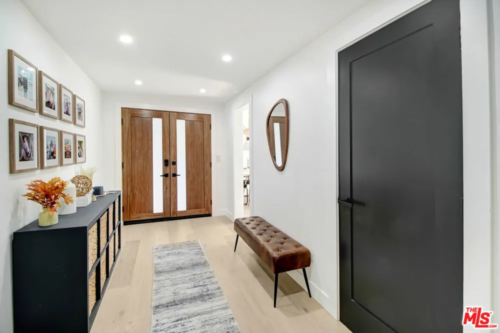 23209 Bigler Street Woodland Hills, CA 91364