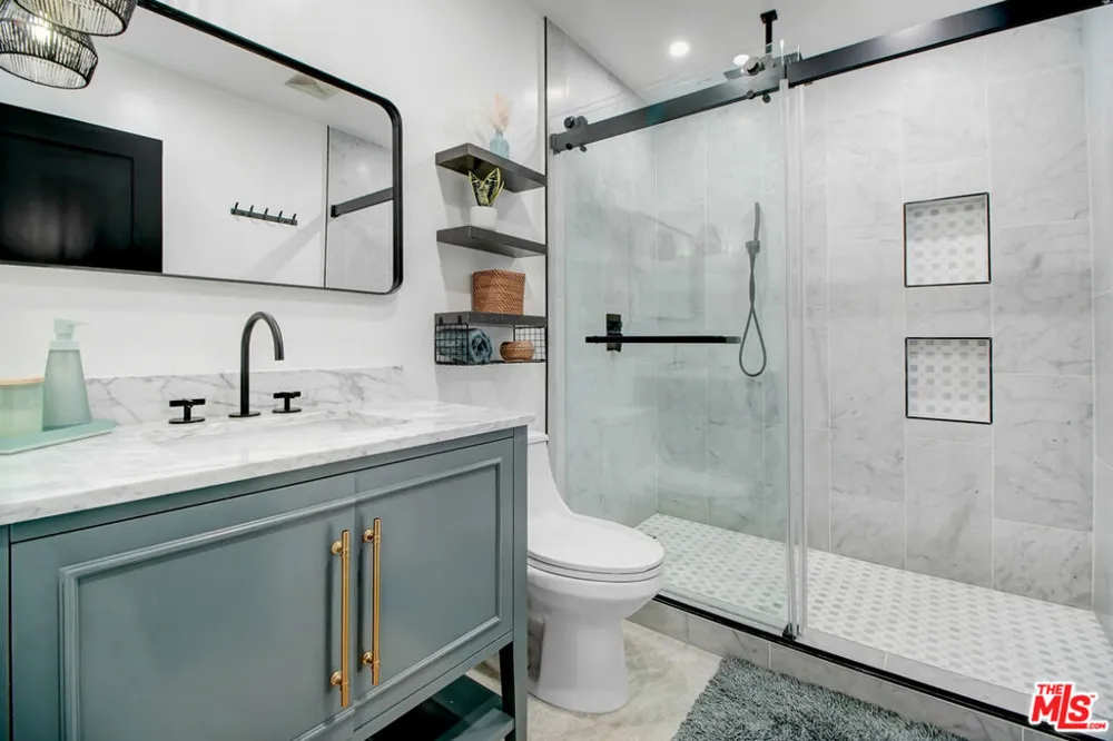 23209 Bigler Street Woodland Hills, CA 91364
