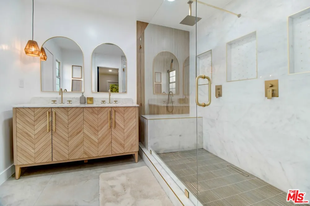 23209 Bigler Street Woodland Hills, CA 91364