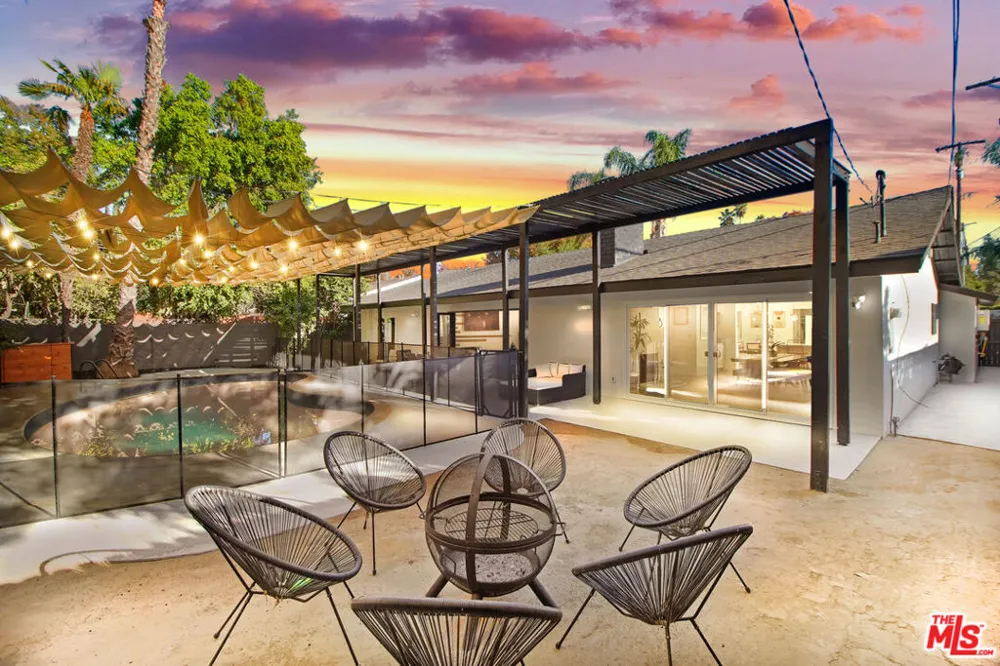 23209 Bigler Street Woodland Hills, CA 91364