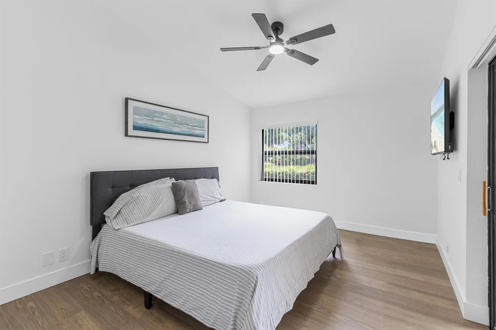 84 CENTENNIAL COURT Deerfield Beach, FL 33442