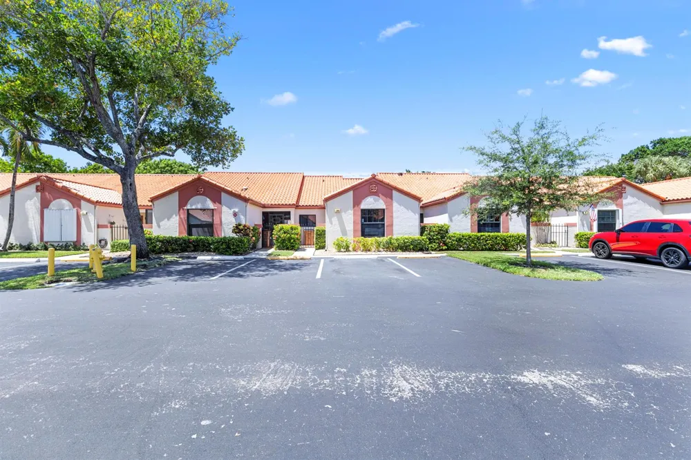 84 CENTENNIAL COURT Deerfield Beach, FL 33442