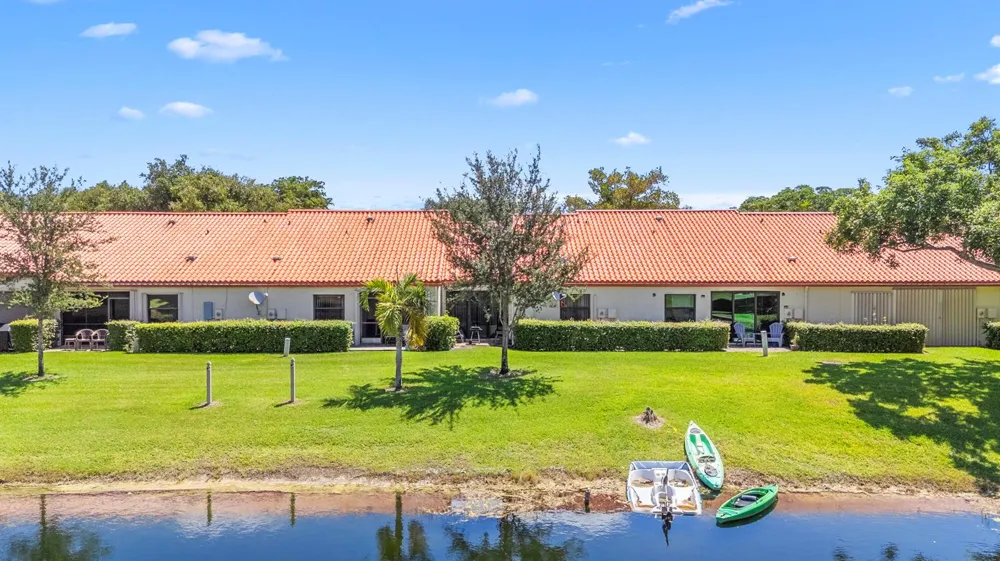 84 CENTENNIAL COURT Deerfield Beach, FL 33442
