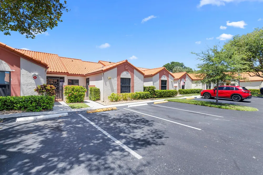 84 CENTENNIAL COURT Deerfield Beach, FL 33442
