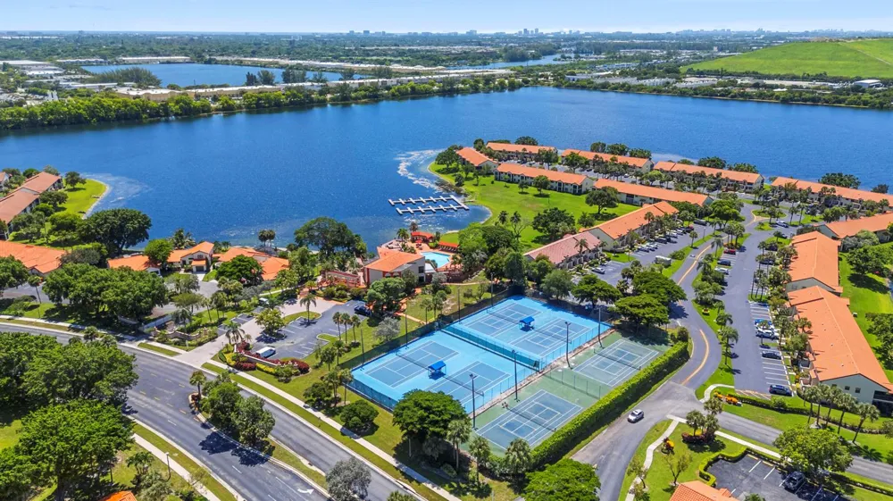 84 CENTENNIAL COURT Deerfield Beach, FL 33442