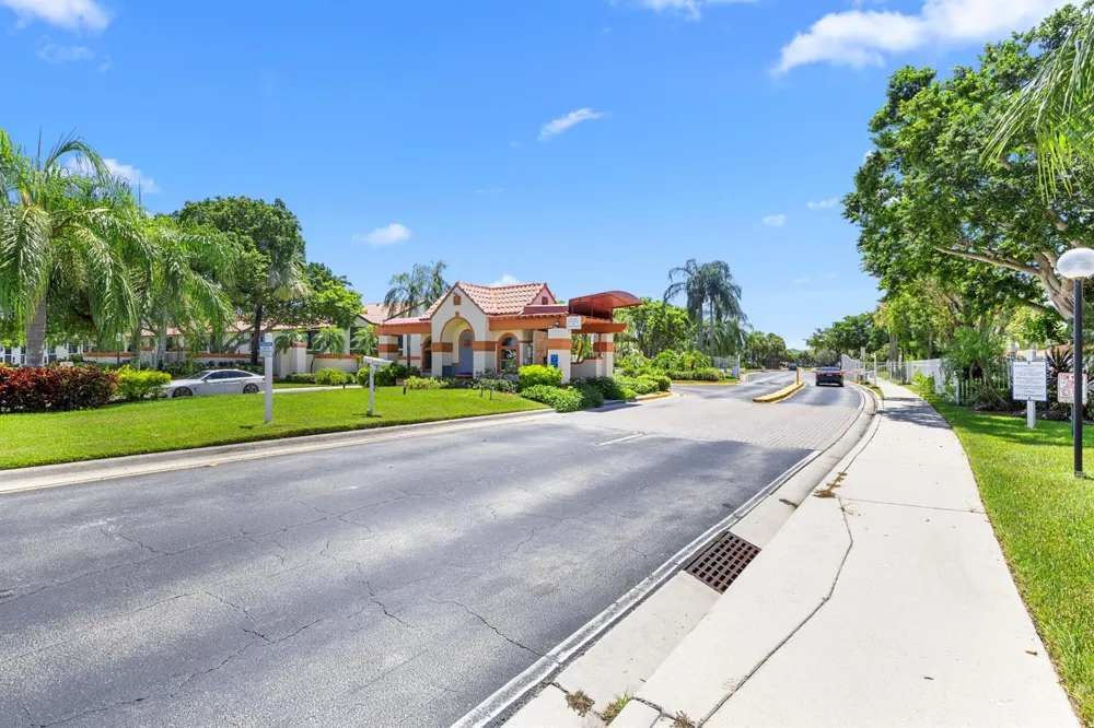 84 CENTENNIAL COURT Deerfield Beach, FL 33442