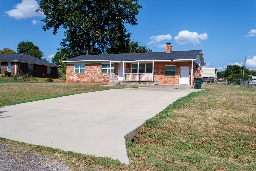 1204 NW Gaye Street Kingston, OK 73439
