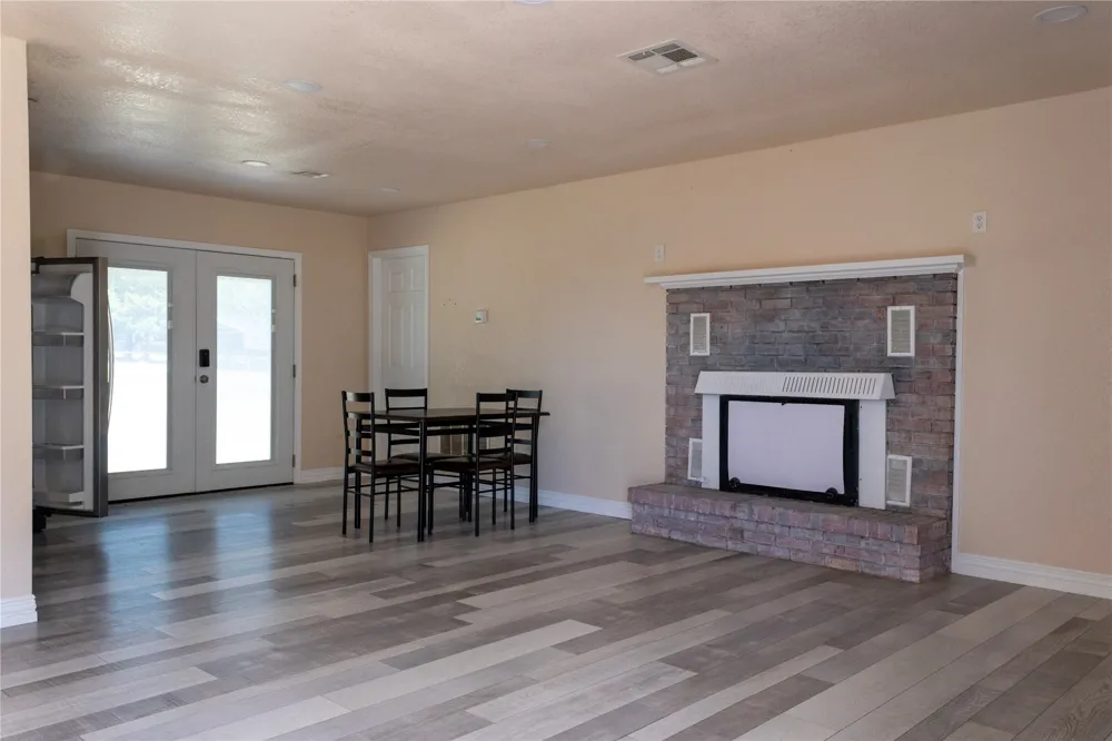 1204 NW Gaye Street Kingston, OK 73439