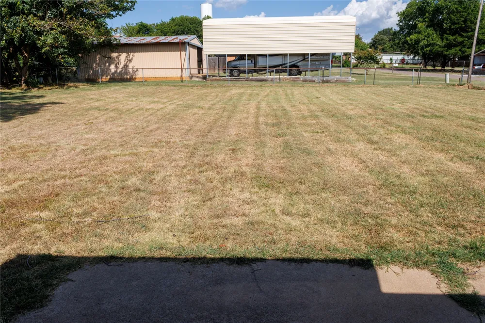 1204 NW Gaye Street Kingston, OK 73439