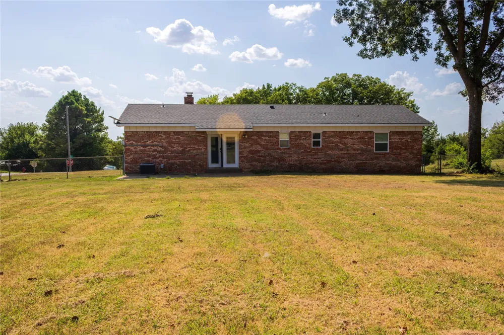 1204 NW Gaye Street Kingston, OK 73439