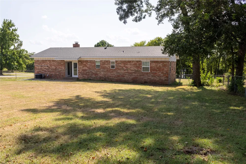 1204 NW Gaye Street Kingston, OK 73439