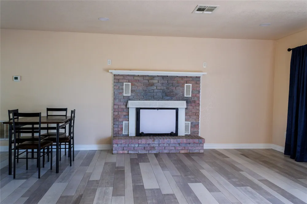 1204 NW Gaye Street Kingston, OK 73439