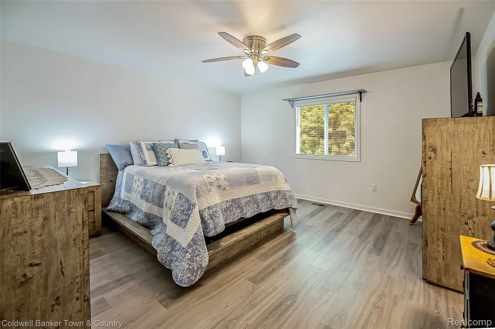 8614 Swartz River Drive Handy Township, MI 48836