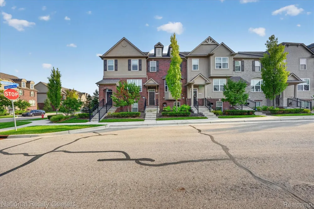 330 Glenhurst Boulevard Rochester Hills City, MI 48307