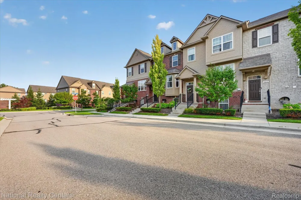 330 Glenhurst Boulevard Rochester Hills City, MI 48307