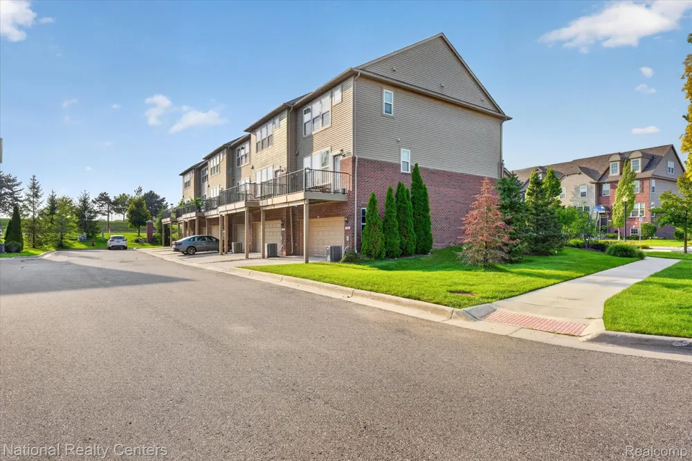 330 Glenhurst Boulevard Rochester Hills City, MI 48307