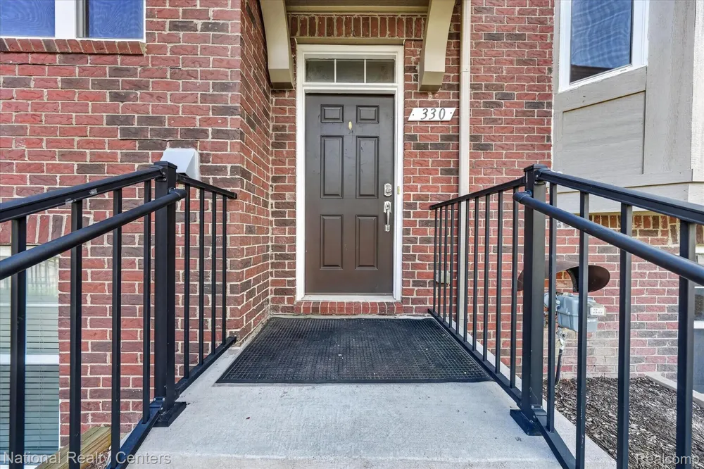 330 Glenhurst Boulevard Rochester Hills City, MI 48307