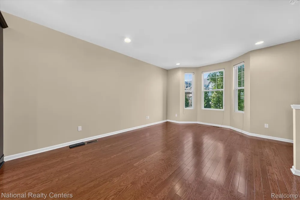 330 Glenhurst Boulevard Rochester Hills City, MI 48307